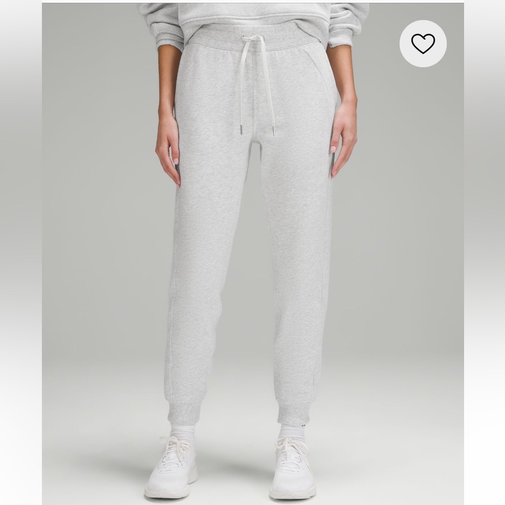 Lululemon Scuba High-Rise Jogger - size 6